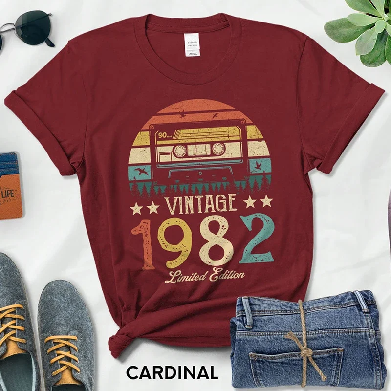 Vintage 1982 Limited Edition Retro Cassette Women T Shirt 42nd 42 Years Old Birthday Party Girlfriend Gift Black T-shirt Femme
Vintage 1982 Limited Edition Retro Cassette Women T Shirt 42nd 42 Years Old Birthday Party Girlfriend Gift Black T-shirt Femme