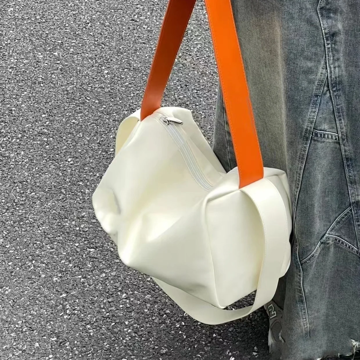Sports Fitness Canvas Crossbody Bag Female Summer Fashion Large Capacity Pu Material Travel Senior Shoulder Strap Crossbody
Sports Fitness Canvas Crossbody Bag Female Summer Fashion Large Capacity Pu Material Travel Senior Shoulder Strap Crossbody