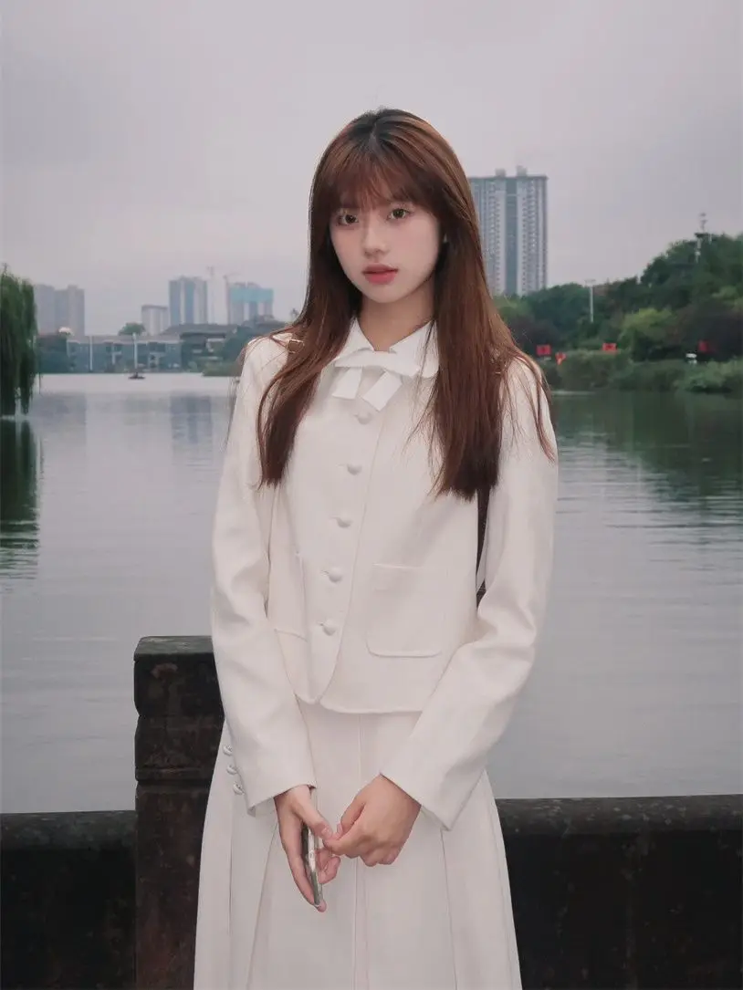 French High-End Chic Doll Collar Jacket Spring New Sweet Age-Reducing High Waist Half Skirt Two-Piece Set Women High Quality New
French High-End Chic Doll Collar Jacket Spring New Sweet Age-Reducing High Waist Half Skirt Two-Piece Set Women High Quality New