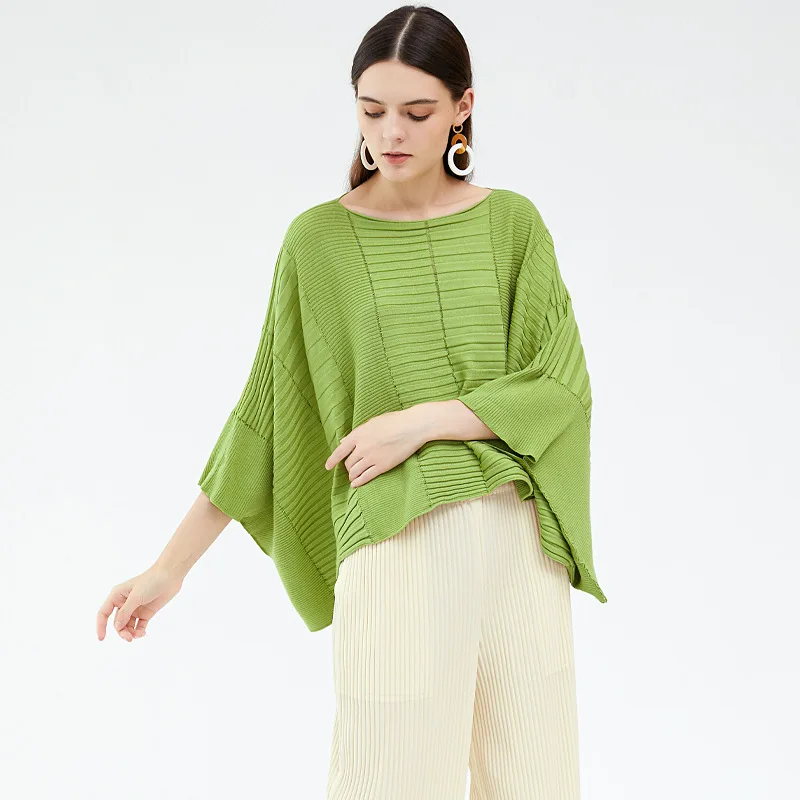 Miyake's new round neck dolman sleeve irregular top pleated short early autumn sweater niche fashion women's clothing
Miyake's new round neck dolman sleeve irregular top pleated short early autumn sweater niche fashion women's clothing