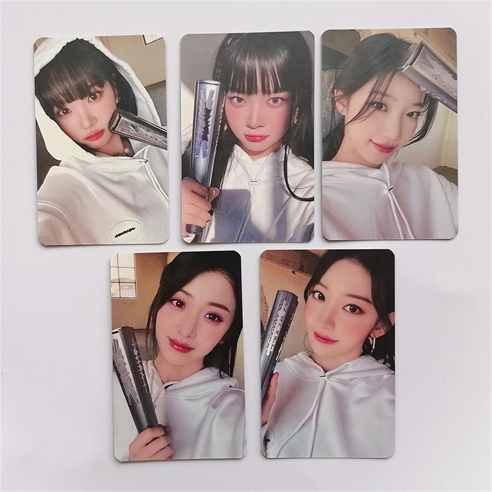 5Pcs/Set KPOP LE SSERAFIM Photocards Double-Sided Postcard Lomo Cards YUNJIN KAZUHA SAKURA Paper Card Fans Collection Gift 
5Pcs/Set KPOP LE SSERAFIM Photocards Double-Sided Postcard Lomo Cards YUNJIN KAZUHA SAKURA Paper Card Fans Collection Gift