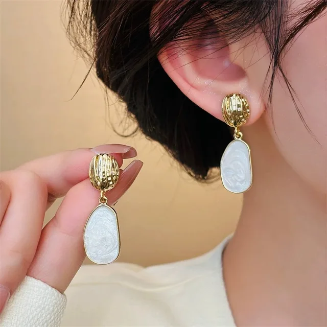 Boucles d'oreilles pendantes ovales en émail blanc pour femmes, boucles d'oreilles pendantes en métal irrégulier vintage, déclaration de bijoux à géométrie irrégulière, huile, nouveau 2