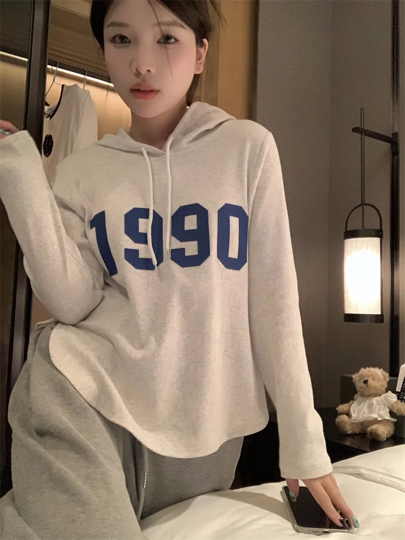 XUAN Phd Korean Version of The New Niche Sweet Light Gray Autumn Simple Joker Long Sleeve T-shirt Letter Printed Hooded Coat
XUAN Phd Korean Version of The New Niche Sweet Light Gray Autumn Simple Joker Long Sleeve T-shirt Letter Printed Hooded Coat