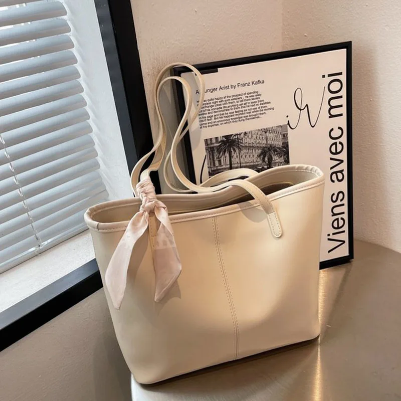 Дизайнерская Женская сумка через плечо, вместительные сумки-тоуты из искусственной кожи с лентами, дорожные сумки через плечо для покупок для девочек
Дизайнерская Женская сумка через плечо, вместительные сумки-тоуты из искусственной кожи с лентами, дорожные сумки через плечо для покупок для девочек