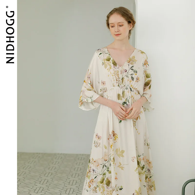 2022 Summer Lady Nightgown V-neck Elegant Rose Printed Satin Women Sexy Sleepwear Night Dresses for Party Nighty Sleep Dress
2022 Summer Lady Nightgown V-neck Elegant Rose Printed Satin Women Sexy Sleepwear Night Dresses for Party Nighty Sleep Dress
