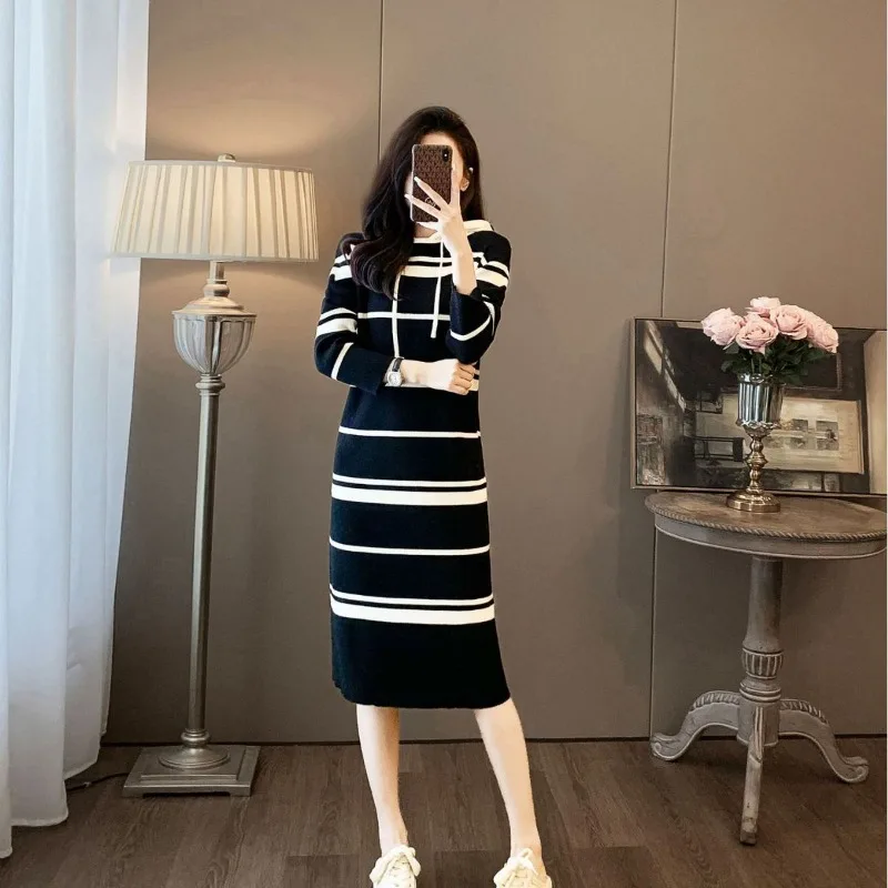 Early Autumn 2024 Lazy Style Dress Fashion Casual Striped Slim Straight Dress Mid-length Hooded Knitted Dress
Early Autumn 2024 Lazy Style Dress Fashion Casual Striped Slim Straight Dress Mid-length Hooded Knitted Dress