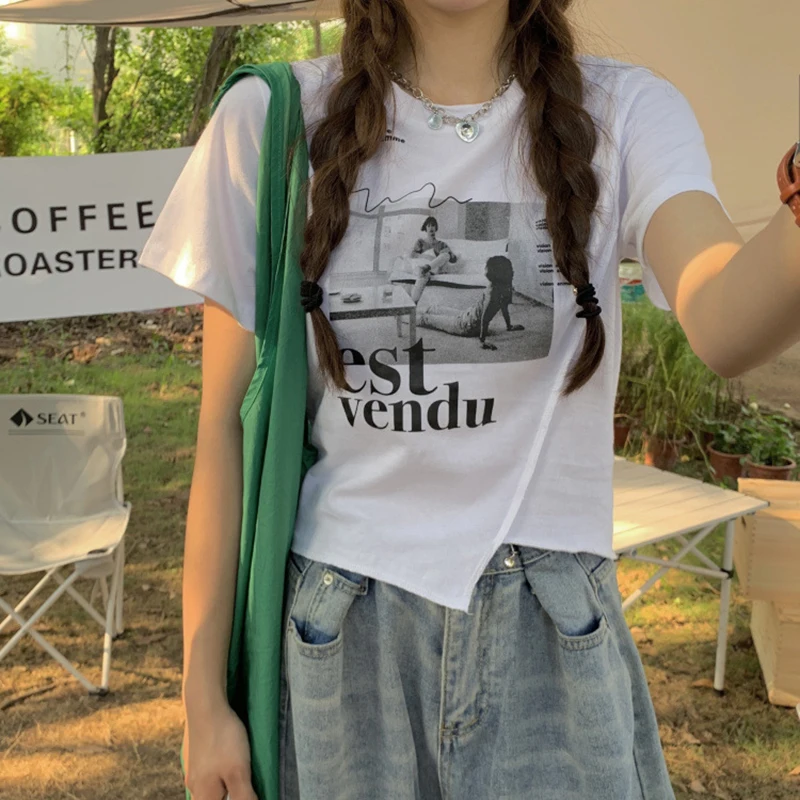 Stitching Pattern Summer Short Tops Women Asymmetrical Tee Shirt O-Neck White Short Sleeve T-shirt Y2k Slim Streetwear Crop Top
Stitching Pattern Summer Short Tops Women Asymmetrical Tee Shirt O-Neck White Short Sleeve T-shirt Y2k Slim Streetwear Crop Top