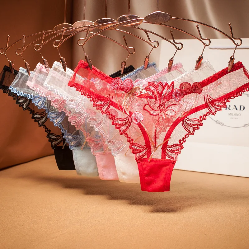 Women Sexy G-string Transparent Lace Panties Embroidered Flower Lingerie Low Waist Temptation Underwear Ladies Seamless Thong
Women Sexy G-string Transparent Lace Panties Embroidered Flower Lingerie Low Waist Temptation Underwear Ladies Seamless Thong
