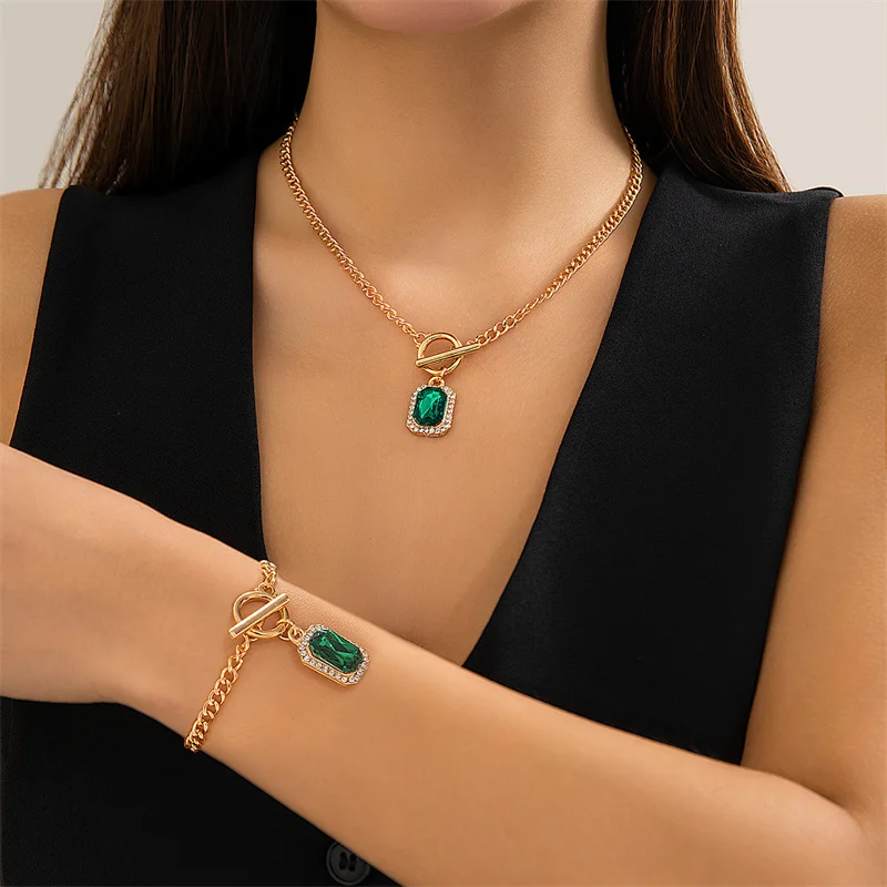 Retro French Luxury Green Zircon Bracelet for Women Fashion New Simple Stainless Steel Bracelet Jewelry Accessories Party Gift
Retro French Luxury Green Zircon Bracelet for Women Fashion New Simple Stainless Steel Bracelet Jewelry Accessories Party Gift