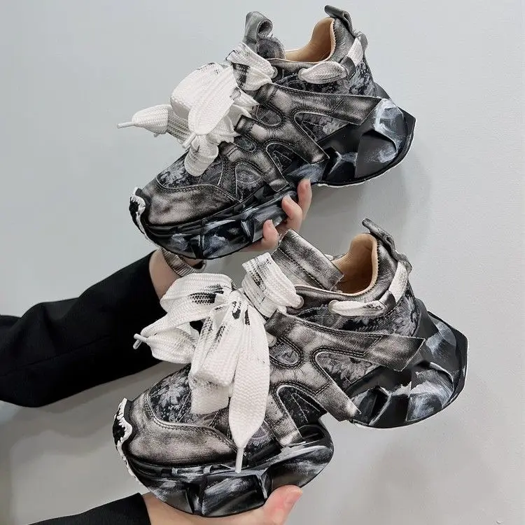 MODX Women graffiti Shoes Designer Sneakers Fashion Outdoor Flats Causal Lace Up Shoes Female Breathable Ladies Footwear
MODX Women graffiti Shoes Designer Sneakers Fashion Outdoor Flats Causal Lace Up Shoes Female Breathable Ladies Footwear