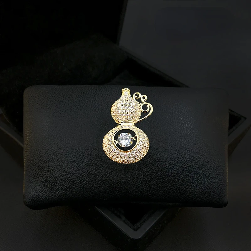 Lucky High-Grade Gourd Brooch Cucurbit Pins Women's Suit Corsage New Fashion Sweater Pin Ornament Rhinestone Jewelry Pins Gifts
Lucky High-Grade Gourd Brooch Cucurbit Pins Women's Suit Corsage New Fashion Sweater Pin Ornament Rhinestone Jewelry Pins Gifts