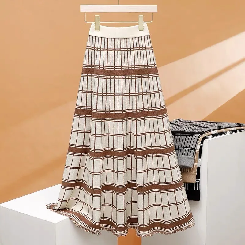 Autumn Women Casual Knitted Skirt High Waist A- Line Skirt Women Color-matching Plaid Tassel Large Swing Wool Skirt Winter New
Autumn Women Casual Knitted Skirt High Waist A- Line Skirt Women Color-matching Plaid Tassel Large Swing Wool Skirt Winter New