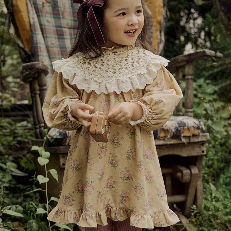 

Girls' Dress 2023 Autumn/Winter Strawberry Shan Korean Children's Girl Sweet Fragmented Flower Lace Ruffle Edge Princess Dress