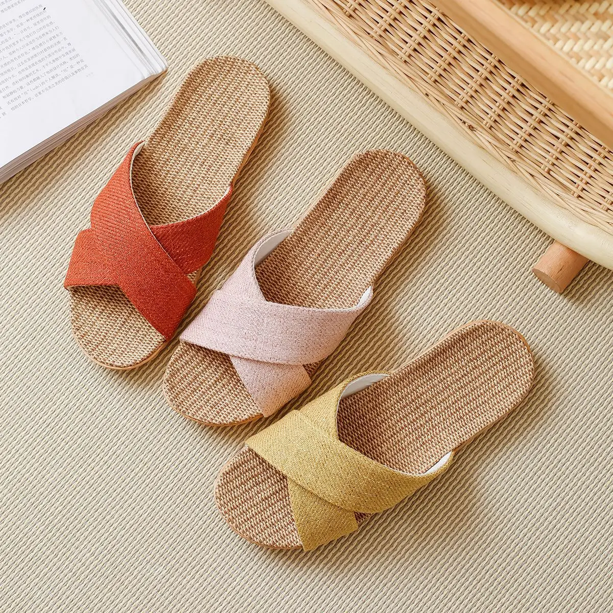 Мужские и женские сверхлегкие тканевые домашние и детские льняные Повседневные тапочки простая и прочная женская обувь мужские Тапочки
Мужские и женские сверхлегкие тканевые домашние и детские льняные Повседневные тапочки простая и прочная женская обувь мужские Тапочки