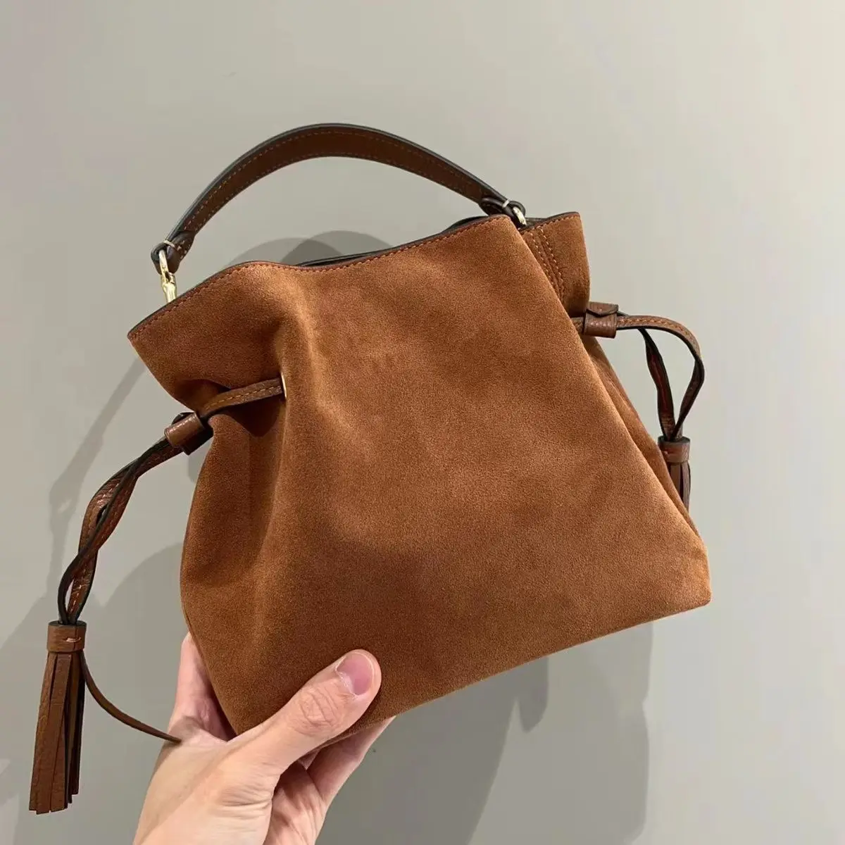Frosted PU Leather Women Shoulder Crossbody Bag Vintage Fringe Tassel Bag Bucket Bags Women's Handbags Purses Bags
Frosted PU Leather Women Shoulder Crossbody Bag Vintage Fringe Tassel Bag Bucket Bags Women's Handbags Purses Bags