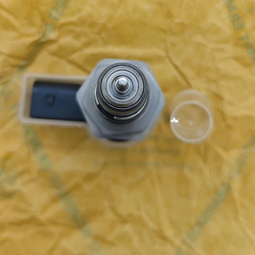 New 0281006002 Common Rail Pressure Regulator Fuel Pressure Regulator 057130764H For Audii Seat Skoda V-W
New 0281006002 Common Rail Pressure Regulator Fuel Pressure Regulator 057130764H For Audii Seat Skoda V-W