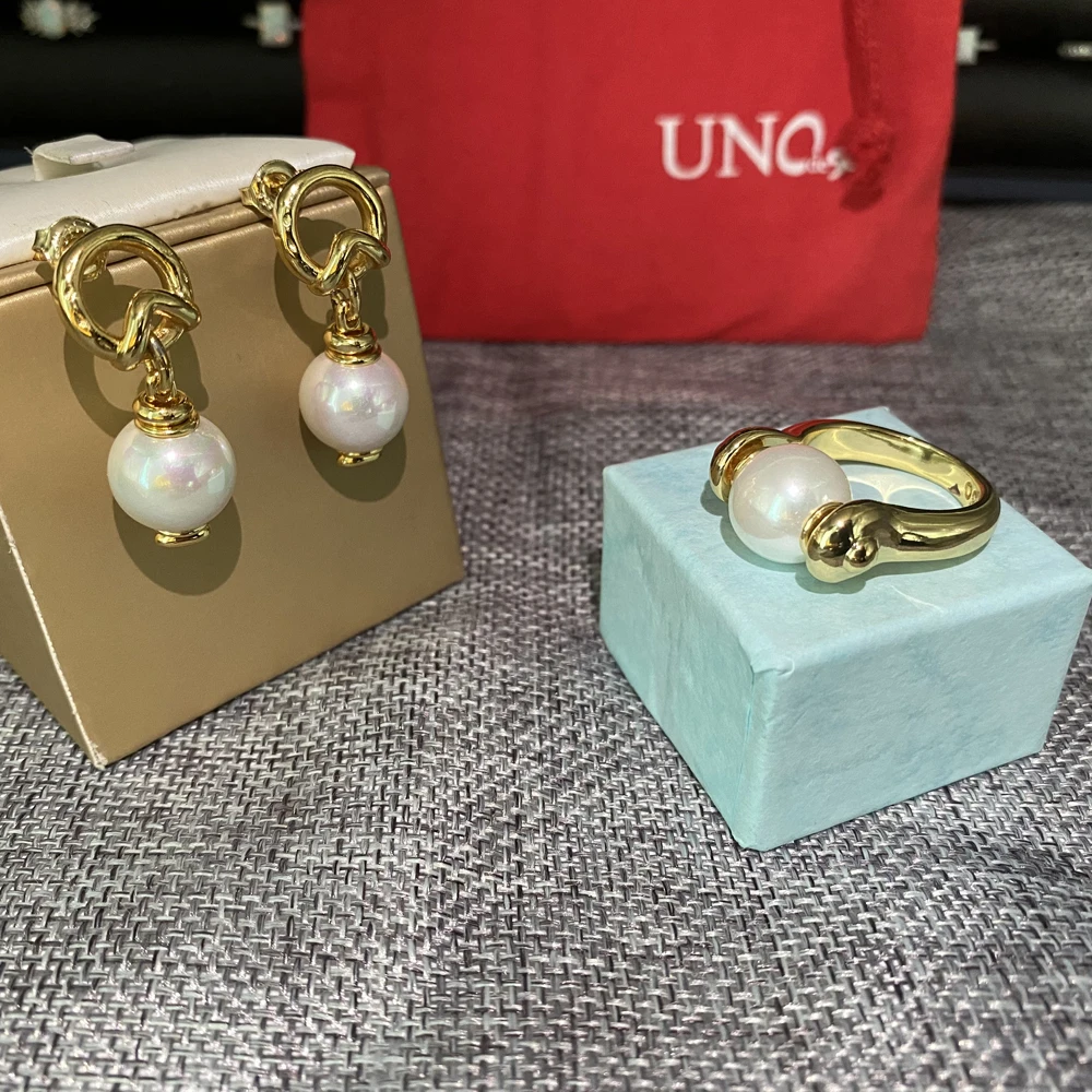 Серьги-гвоздики со сверкающим жемчугом 14 к с кольцом, покрытые серебром 925 пробы, нишевое ювелирное изделие в подарок, стильная посадка, новинка от лучшего бренда
Серьги-гвоздики со сверкающим жемчугом 14 к с кольцом, покрытые серебром 925 пробы, нишевое ювелирное изделие в подарок, стильная посадка, новинка от лучшего бренда