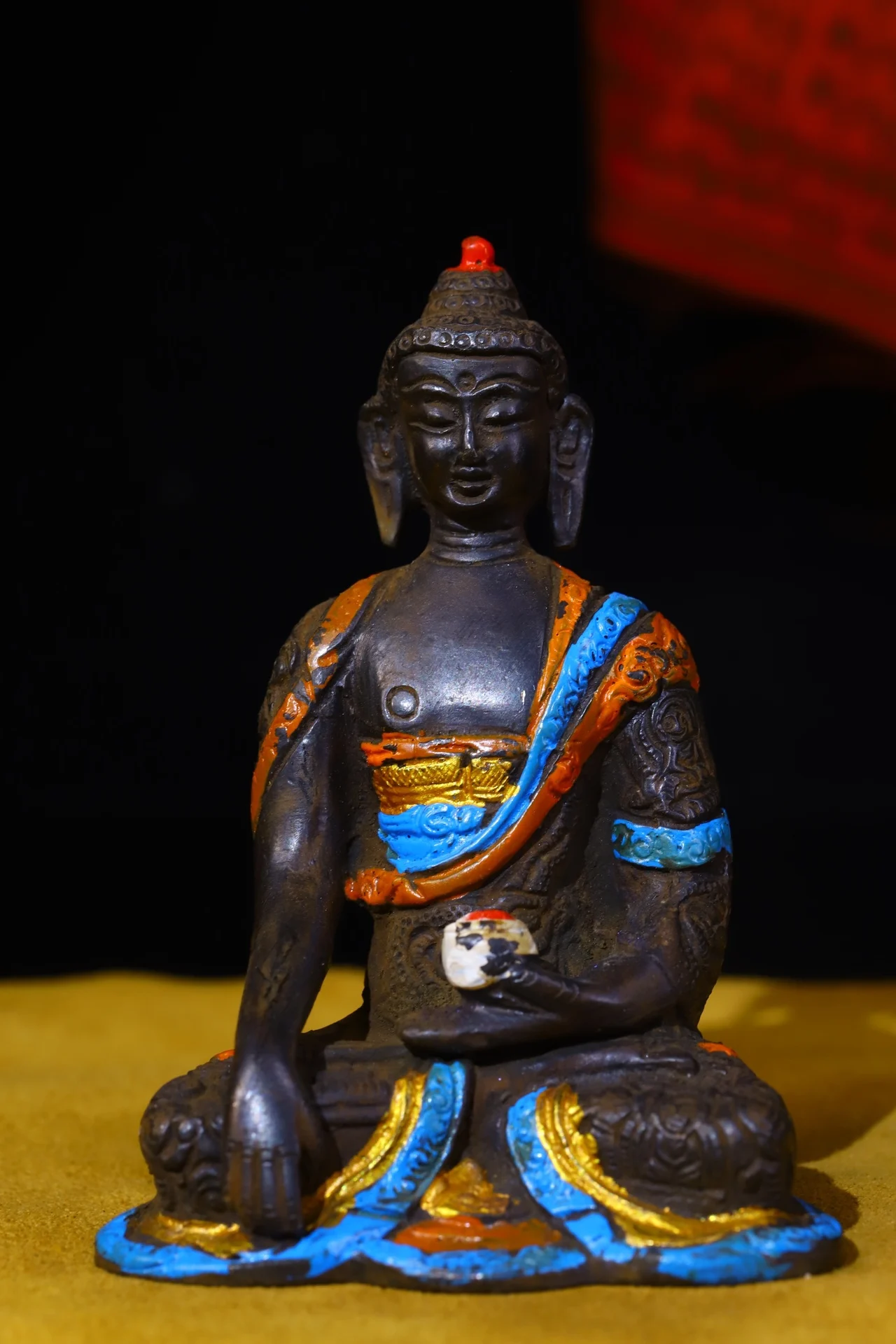 

4"Tibetan Temple Collection Old Bronze Painted Shakyamuni Da Ri Tathagata Buddha Sitting Buddha Worship Hall Town house