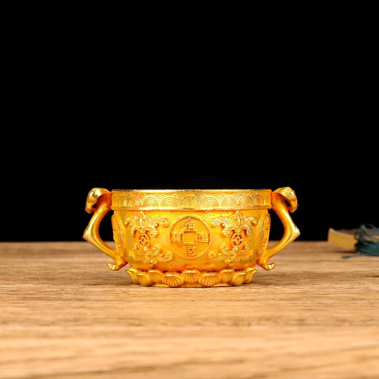 

Home Crafts Worth Decorating and Collecting Alloy gold-Plated Bowls With Exquisite Workmanship and Beautiful Appearance
