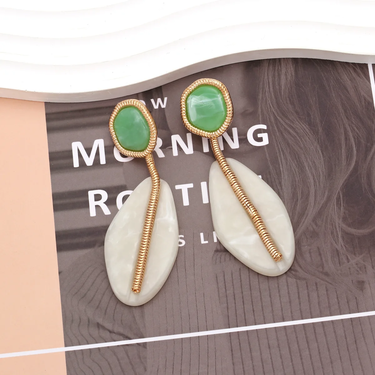 New Metal Resin Geometric Earrings for Women's Exaggerated Fashion Dangle Earrings Banquet Jewelry Accessories
New Metal Resin Geometric Earrings for Women's Exaggerated Fashion Dangle Earrings Banquet Jewelry Accessories
