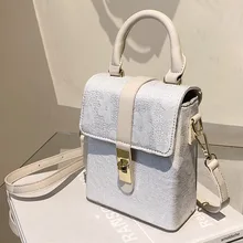 Luxury Leather Popular Handbag Women's Spring 2022 New High-end All-match Ladies Niche One-shoulder Messenger Small Square Bag
Luxury Leather Popular Handbag Women's Spring 2022 New High-end All-match Ladies Niche One-shoulder Messenger Small Square Bag
