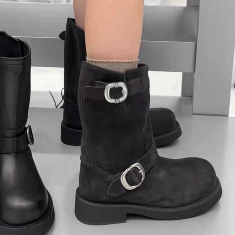 Женские ботинки на низком каблуке, однотонные полусапожки с круглым носком, украшенные пряжкой, в западном стиле, весна 2024
Женские ботинки на низком каблуке, однотонные полусапожки с круглым носком, украшенные пряжкой, в западном стиле, весна 2024