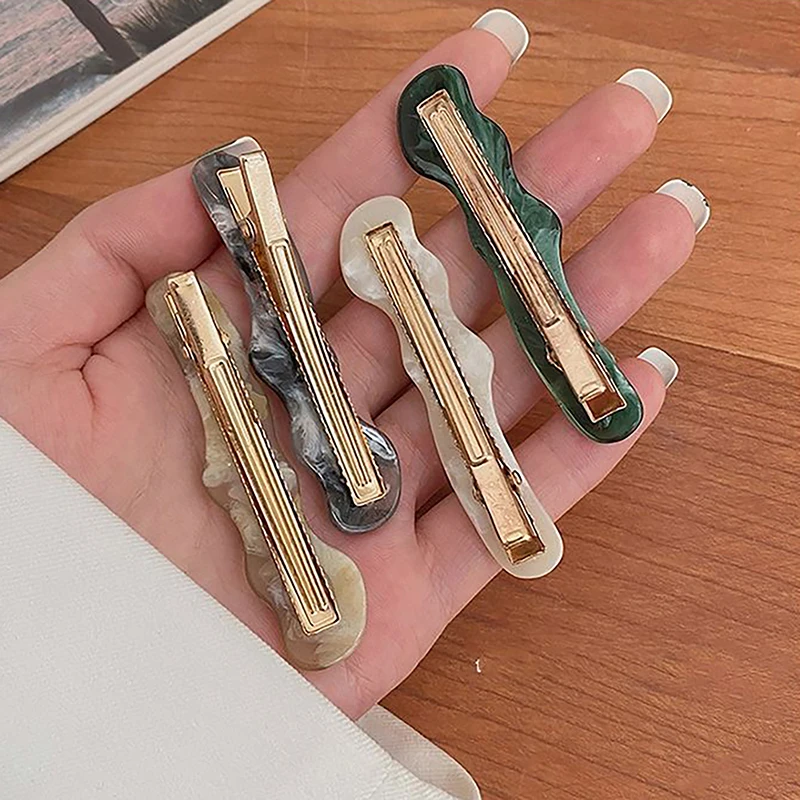 1 Pair Amber Color Simple And Irregular Acrylic Wave Barrettes Retro Temperament Side Clip Bang Clip Headwear Women Girls Gift 
1 Pair Amber Color Simple And Irregular Acrylic Wave Barrettes Retro Temperament Side Clip Bang Clip Headwear Women Girls Gift