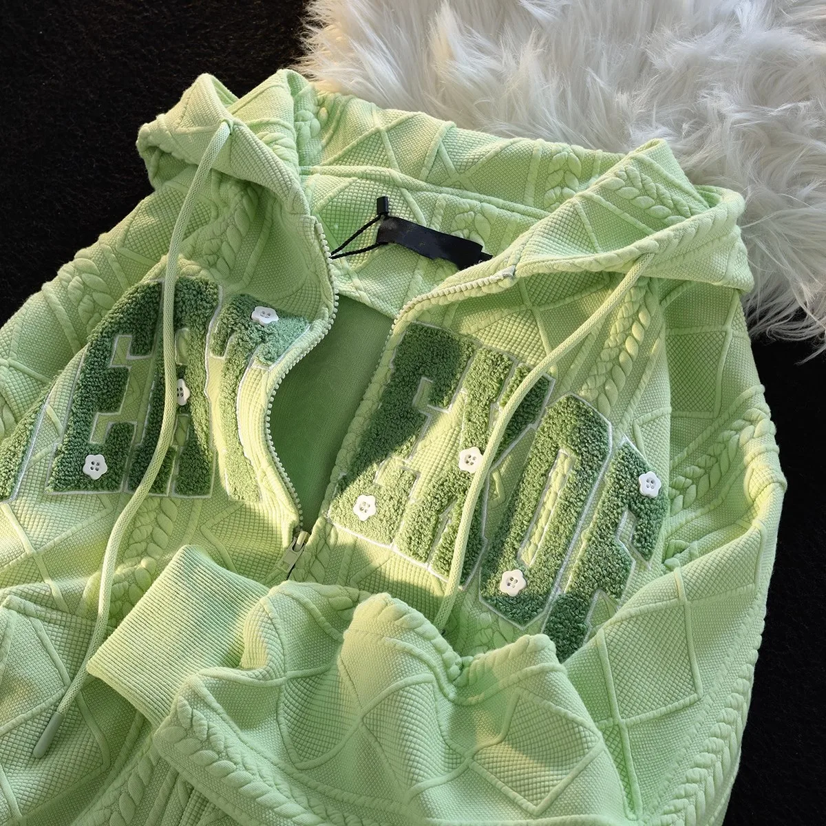 Milk Green Letter Embroidery Zip-Up Sweatshirt Jacket Female Spring And Autumn Loose American Retro Couple Y2k Hooded Cardigan
Milk Green Letter Embroidery Zip-Up Sweatshirt Jacket Female Spring And Autumn Loose American Retro Couple Y2k Hooded Cardigan