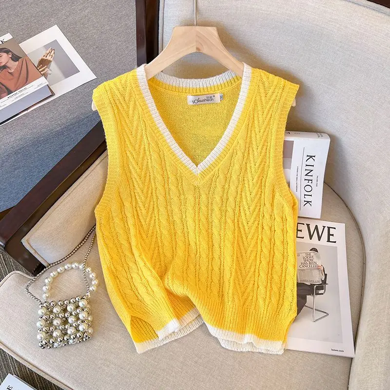 Autumn and Winter V-neck Knitted Sweater Vest Korean Version Loose Yellow Vest Tank Top
Autumn and Winter V-neck Knitted Sweater Vest Korean Version Loose Yellow Vest Tank Top