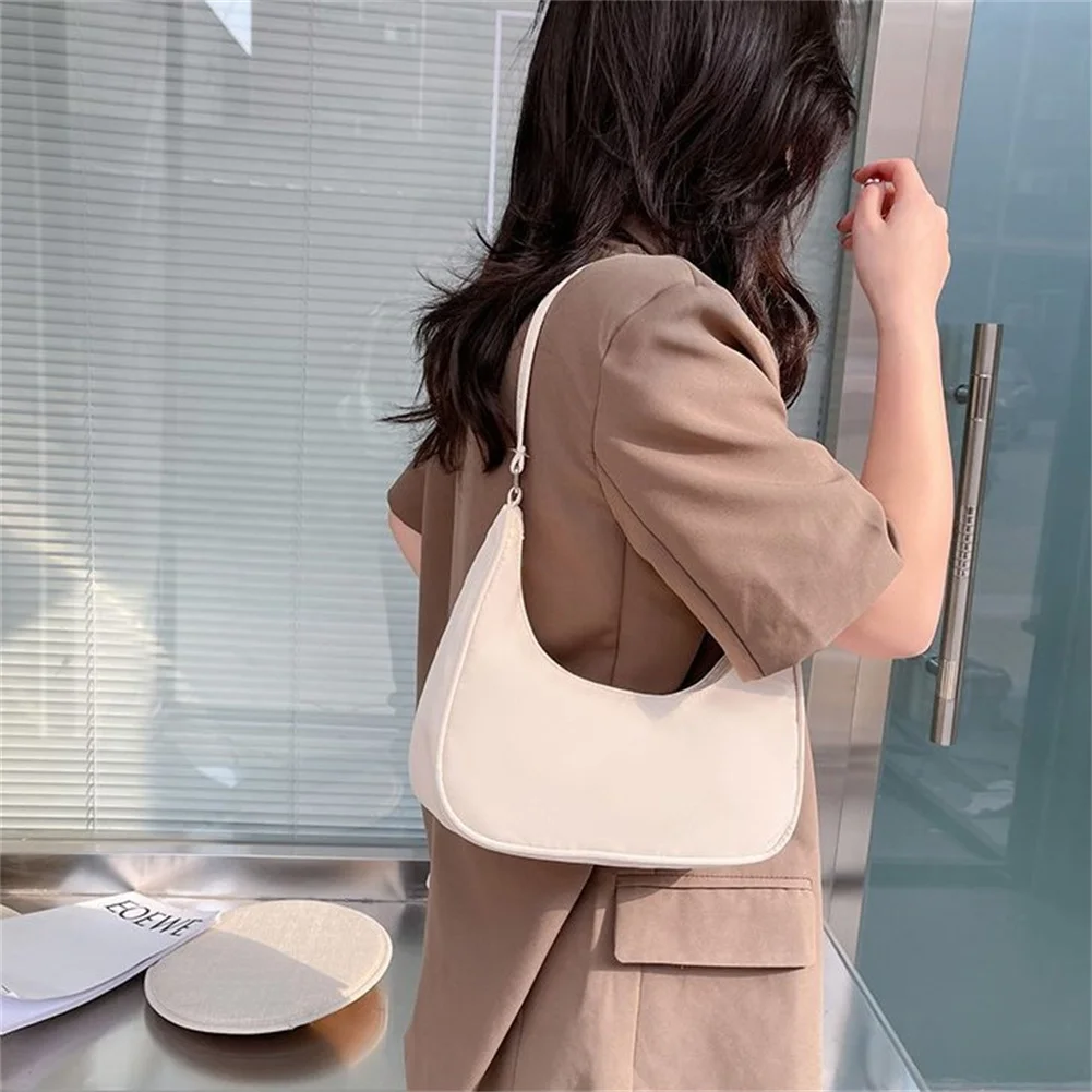 Ladies Bag 2023 New Fashion Embossed Hand Bag Temperament Solid Color Shoulder Bag
Ladies Bag 2023 New Fashion Embossed Hand Bag Temperament Solid Color Shoulder Bag