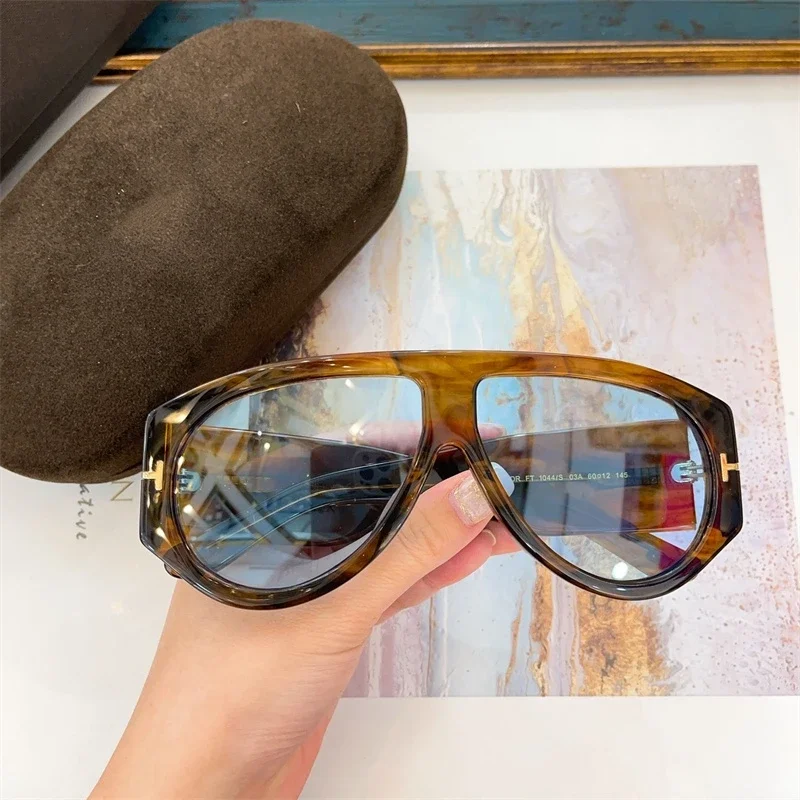 Women's Sunglasses Acetate Retro Tom Brand FT1044 Sunglasses Men Women Luxury Brand Sun Glasses Vintage Acetate Sun Glasses
Women's Sunglasses Acetate Retro Tom Brand FT1044 Sunglasses Men Women Luxury Brand Sun Glasses Vintage Acetate Sun Glasses