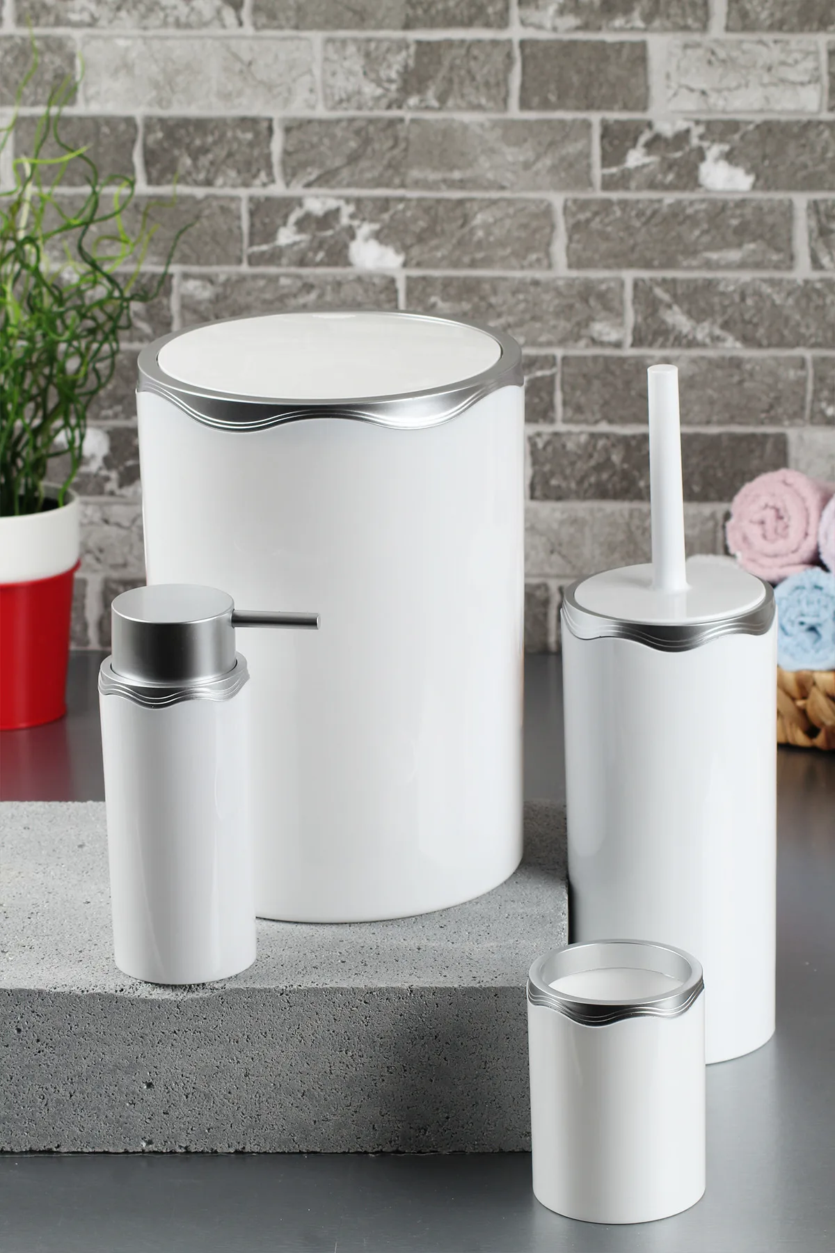 4 Piece Acrylic Bathroom Accessory Set 
4 Piece Acrylic Bathroom Accessory Set