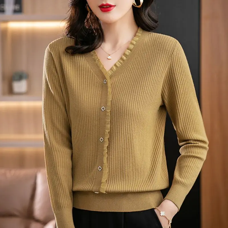 Fashion Women Solid V-neck Sweater Korean Clothing Patchwork Lace Autumn Winter Bottoming Long Sleeve Casual Knit Pullovers Top
Fashion Women Solid V-neck Sweater Korean Clothing Patchwork Lace Autumn Winter Bottoming Long Sleeve Casual Knit Pullovers Top