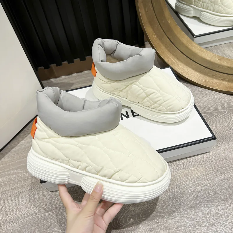 Women's Plush Snow Shoes Winter New Girls Flat Designer Platform Boots Warm Cotton Snow Boots Women's Thick Sole Ankle Boots
Women's Plush Snow Shoes Winter New Girls Flat Designer Platform Boots Warm Cotton Snow Boots Women's Thick Sole Ankle Boots