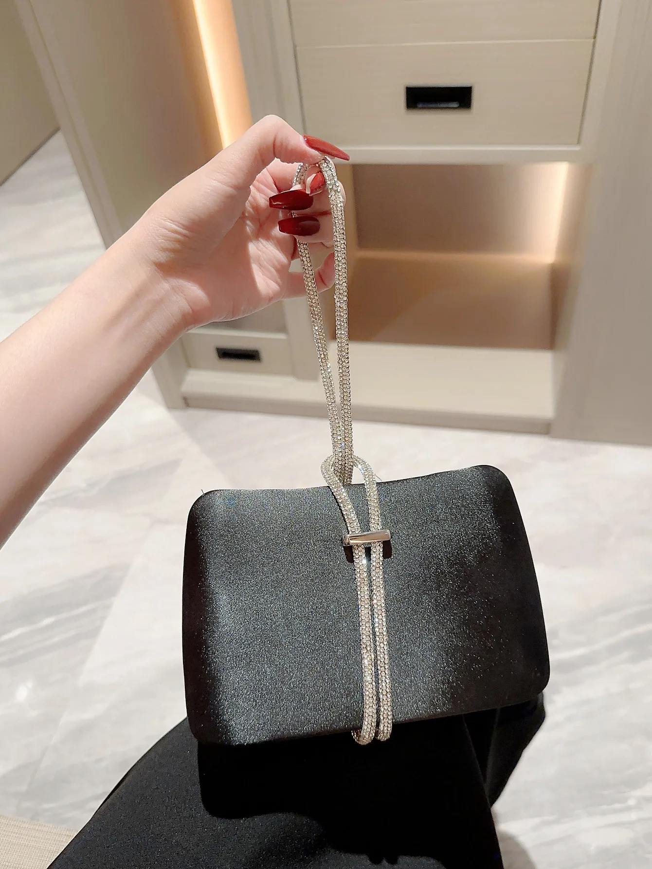 

New Women Silk Evening Bags Bling Diamond Chain Clutch Wallets Party Banquet Purse For Laides Mini Bags Drop Shipping