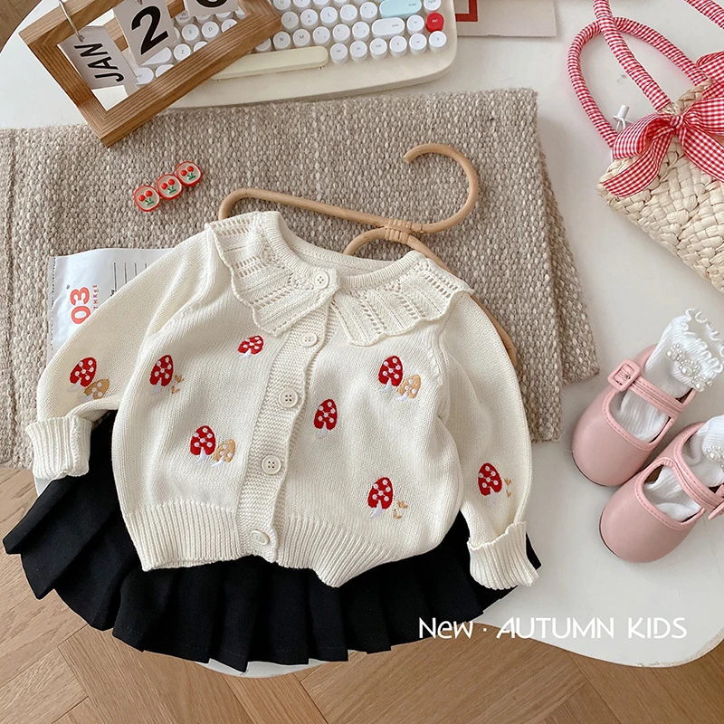 Girl Cute Cartoon Embroidery Knit Cardigan Spring New Korean Kids Doll Collar Single-breasted Sweater Coat Fashion Casual Blouse
Girl Cute Cartoon Embroidery Knit Cardigan Spring New Korean Kids Doll Collar Single-breasted Sweater Coat Fashion Casual Blouse