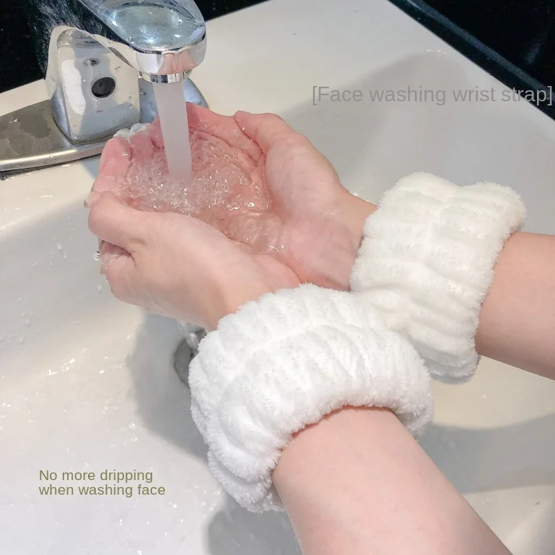Face Washing, Wrist Strap, Artifact Absorbing Water To Cuffs, Sports Sweat-absorbing Sleeves, Washing Moisture-proof Sleeves
Face Washing, Wrist Strap, Artifact Absorbing Water To Cuffs, Sports Sweat-absorbing Sleeves, Washing Moisture-proof Sleeves