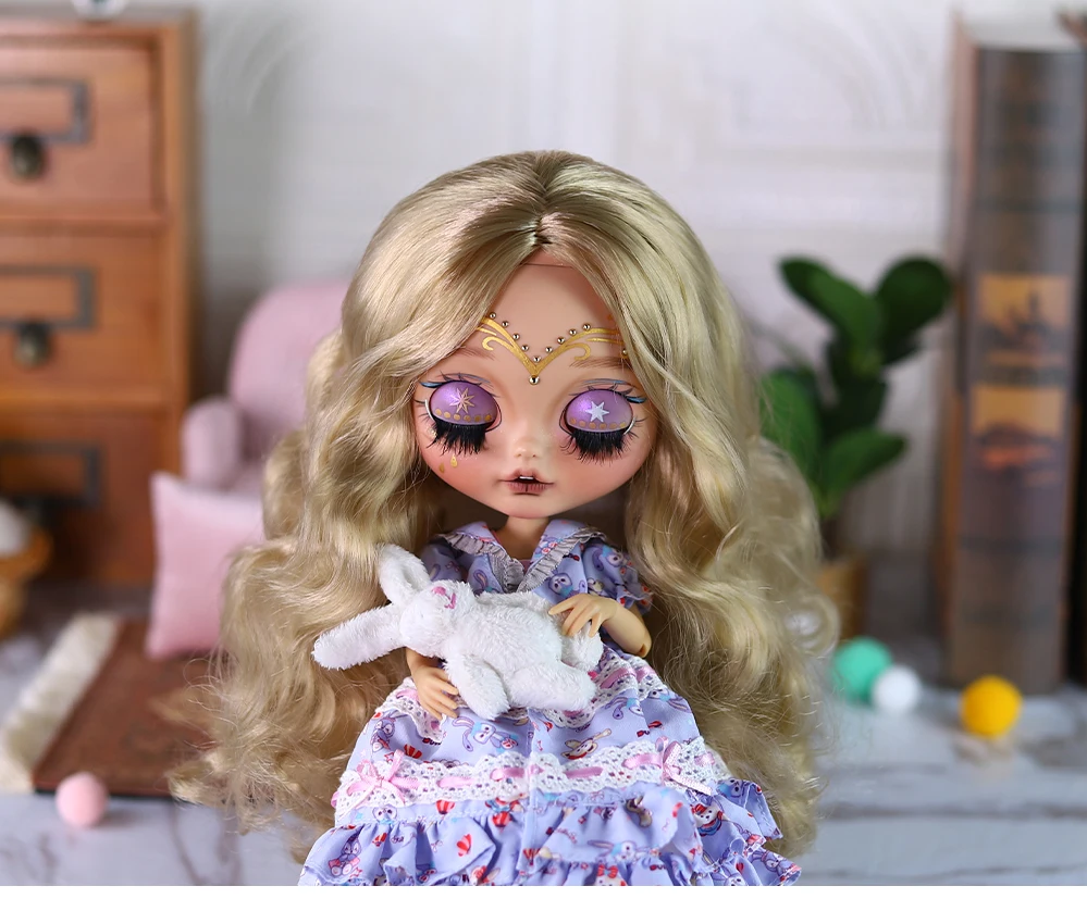 Jasmine – Premium Custom Neo Blythe Doll with Blonde Hair, Tan Skin & Matte Smiling Face 13 Jasmine – Premium Custom Neo Blythe Doll with Blonde Hair, Tan Skin & Matte Smiling Face 13
