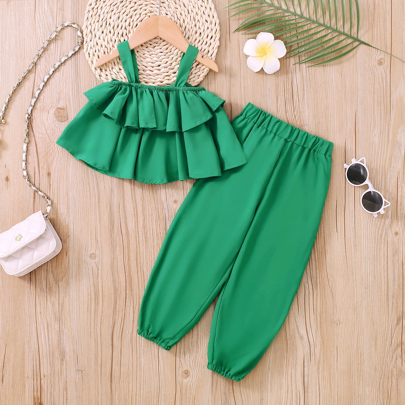 

2023 New Child Clothes Sets Sleeveless Ruffles Tops Green Pants 2 Piece Sets Designer Girls Clothes Set 18M-7T
