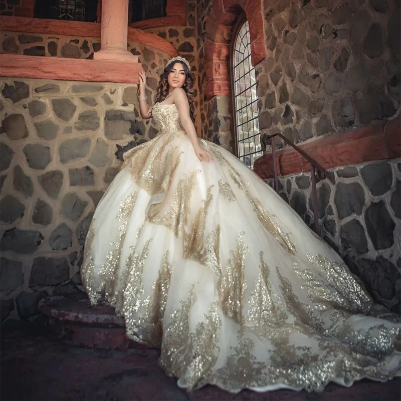 2023 Sweetheart Quinceanera Dresses For 15 Party Fashion Sleeveless Sequin Applique Beading Formal Birthday Princess Gowns
2023 Sweetheart Quinceanera Dresses For 15 Party Fashion Sleeveless Sequin Applique Beading Formal Birthday Princess Gowns