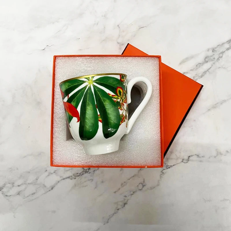 Европейский кофейный чай из костяного фарфора, чашки и блюдца, посуда, кофейные тарелки, блюда, послеобеденная домашняя кухня с подарочной коробкой
Европейский кофейный чай из костяного фарфора, чашки и блюдца, посуда, кофейные тарелки, блюда, послеобеденная домашняя кухня с подарочной коробкой