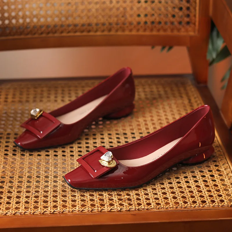 Wedding shoes red rhinestone flat heels women's thick heels, genuine leather wedding dress, bride's shoes, single shoes, women's
Wedding shoes red rhinestone flat heels women's thick heels, genuine leather wedding dress, bride's shoes, single shoes, women's