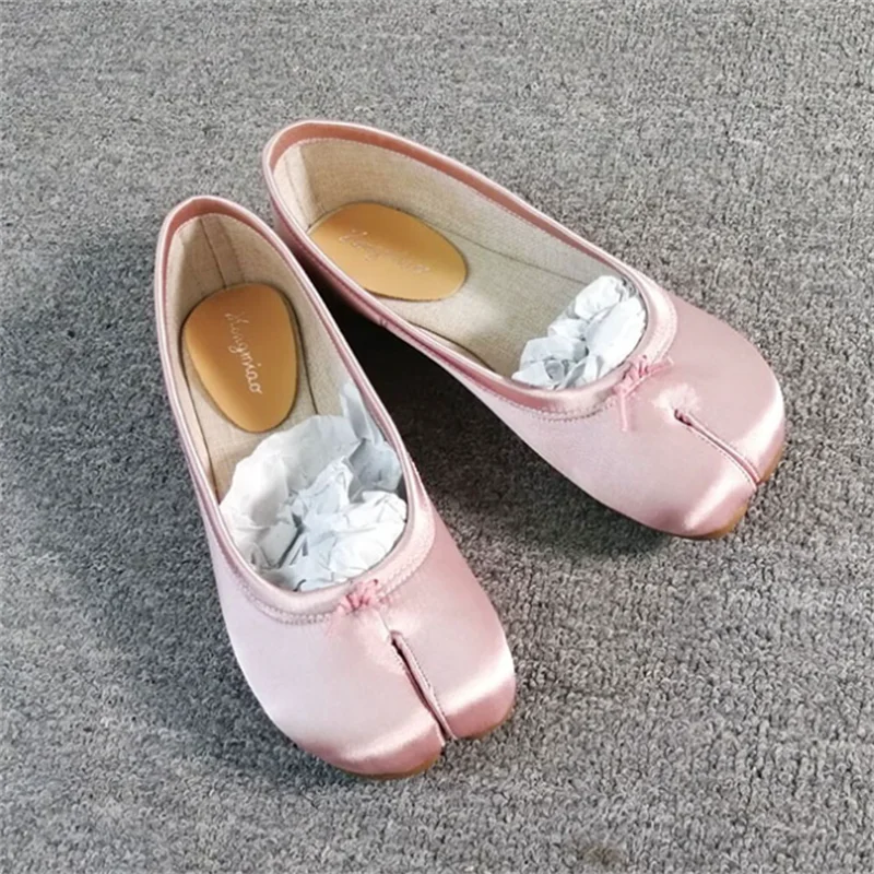 Summer Brand Luxury Women's Ballet Flat Shoes Split Toe Design Soft Sole Flats Ladies Elegant Dress Loafers Shoes Zapatos Mujer
Summer Brand Luxury Women's Ballet Flat Shoes Split Toe Design Soft Sole Flats Ladies Elegant Dress Loafers Shoes Zapatos Mujer