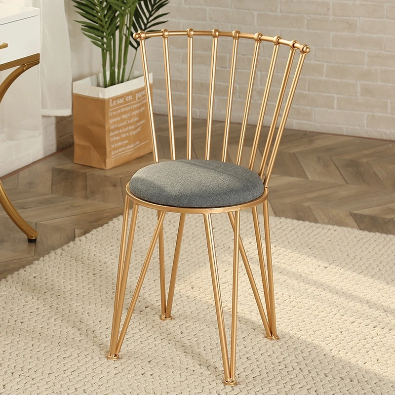 Nordic Light Luxury Iron Art Dining Chair Gold Back Chair Dining Room Simple Toilet Stool Ins Wind Metal Windsor Chair
Nordic Light Luxury Iron Art Dining Chair Gold Back Chair Dining Room Simple Toilet Stool Ins Wind Metal Windsor Chair