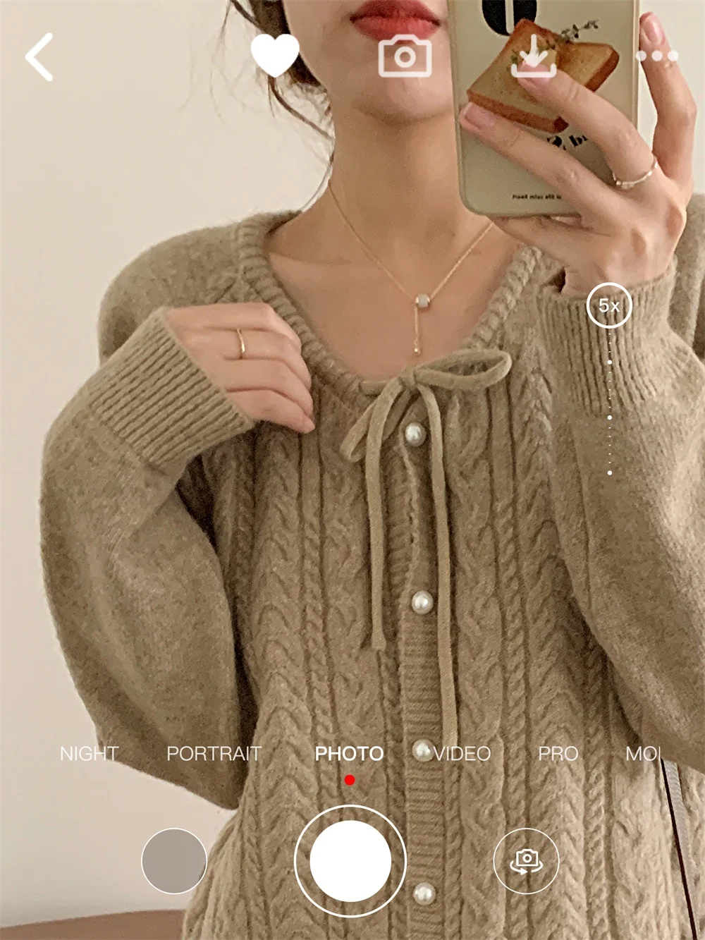 

2024 Twist Lace-up U-Collar Pearl Buckle Design Sense Colored Cotton Dots White Loose Solid Knit sweater Cardigan