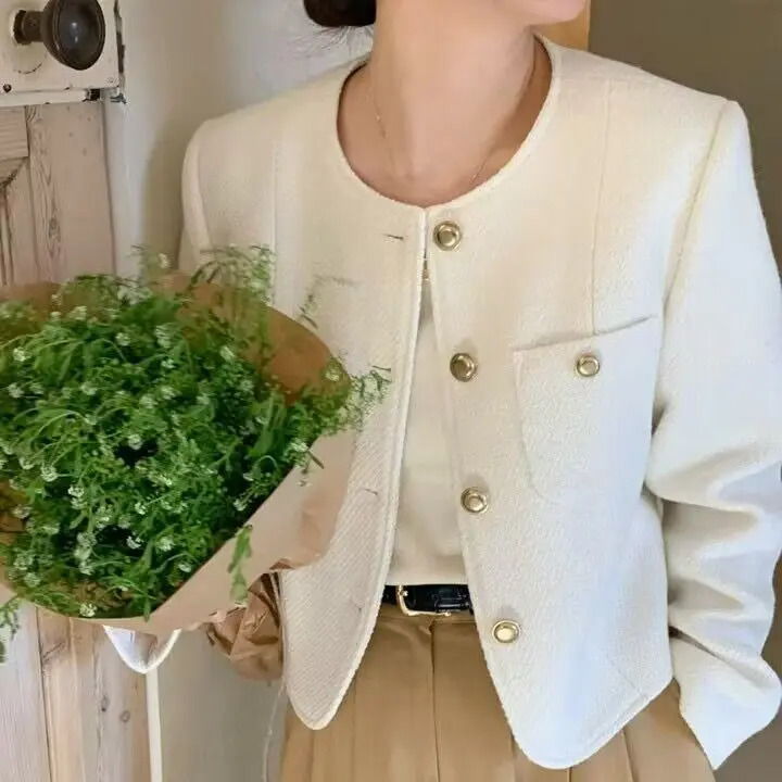 O-Neck Button Pocket Short Women's Jacket Autumn Winter Small Scented Woolen Coat Fashion Commuter
O-Neck Button Pocket Short Women's Jacket Autumn Winter Small Scented Woolen Coat Fashion Commuter