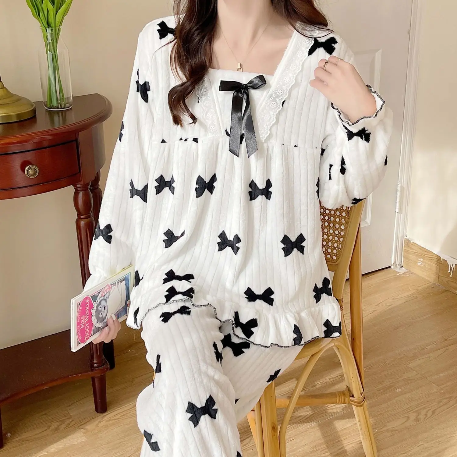 Sweet Nightwear Plus Size Winter Flannel Pajamas Set Sleepwear Female Trouser Suits With Pocket Loose Coral Fleece Homewear
Sweet Nightwear Plus Size Winter Flannel Pajamas Set Sleepwear Female Trouser Suits With Pocket Loose Coral Fleece Homewear
