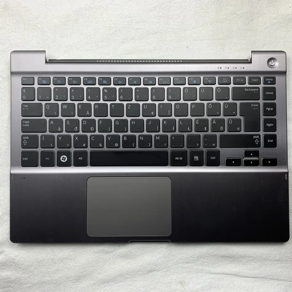 Hungarian Palmrest Backlit Keyboard with Touchpad Palmrest for Samsung NP700Z4A NP700Z4AH NP700Z4B 700Z4C BA75-03516Q HU Layout
Hungarian Palmrest Backlit Keyboard with Touchpad Palmrest for Samsung NP700Z4A NP700Z4AH NP700Z4B 700Z4C BA75-03516Q HU Layout