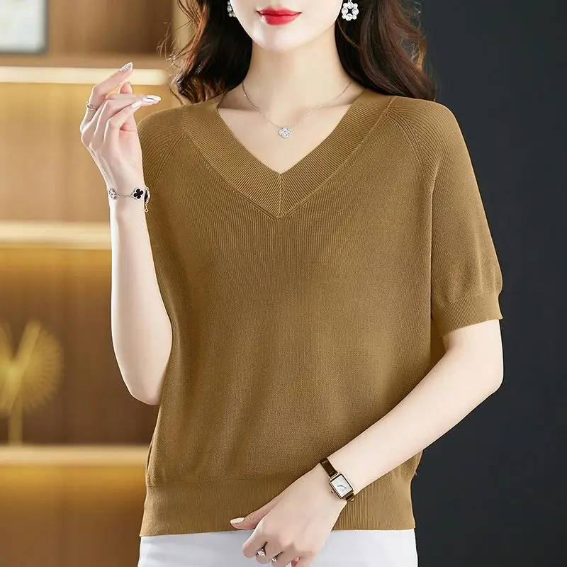 Spring and Summer Women's Pullover V-neck Solid Thread Short Sleeve Loose T-shirt Knitted Sweater Fashion Casual Elegant Tops
Spring and Summer Women's Pullover V-neck Solid Thread Short Sleeve Loose T-shirt Knitted Sweater Fashion Casual Elegant Tops