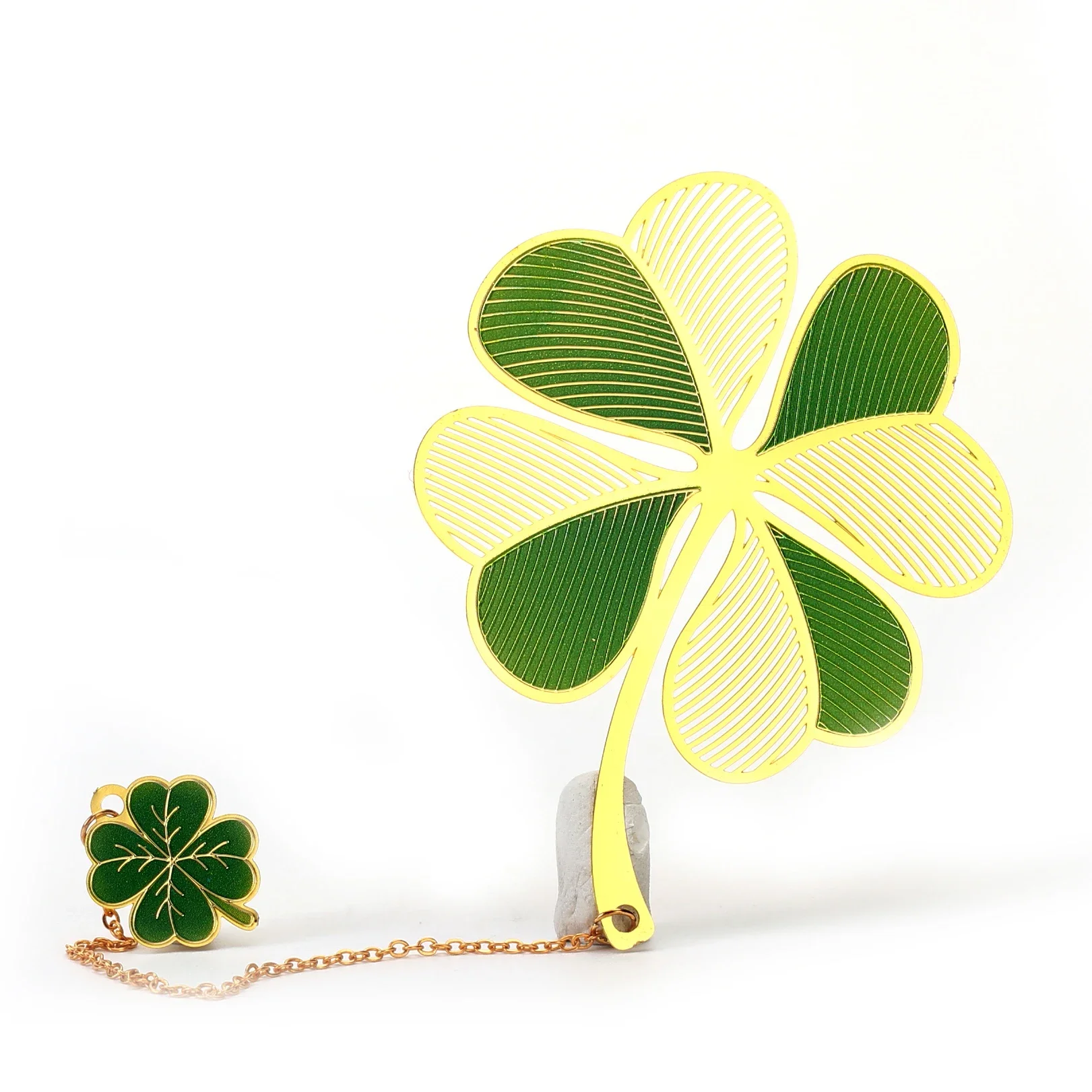 

Quality Supplier Chinese 3d Bookmarks Custom Cute Leaf Plant Enamel Chain Metal Bookmark